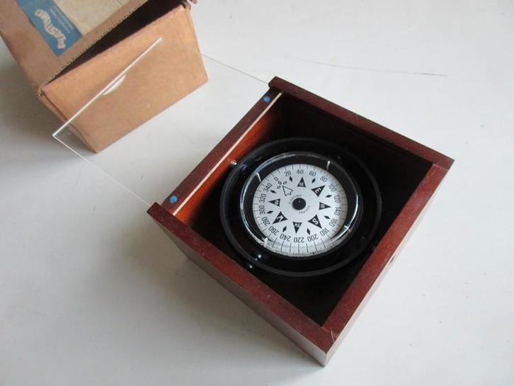 Kompas Plastimo Doris in houten bakje, Watersport en Boten, Accessoires en Onderhoud, Nieuw, Overige typen, Ophalen