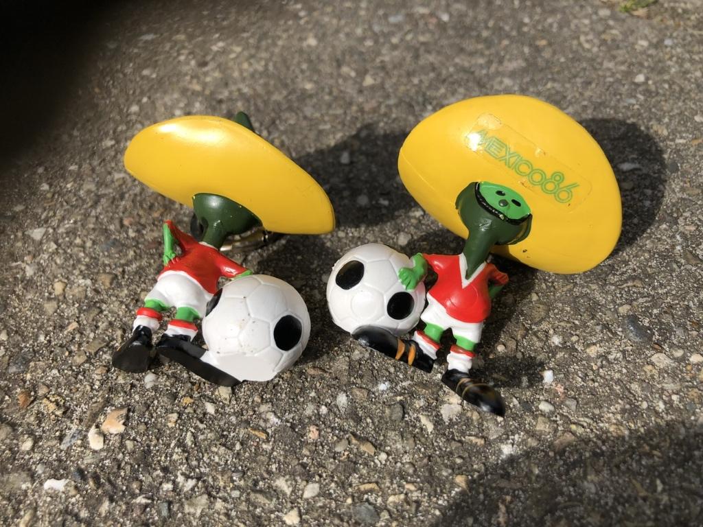 Sleutelhanger voetbal Mexico 1986, Ophalen of Verzenden, Zo goed als nieuw, Buitenlandse clubs, Beeldje of Poppetje