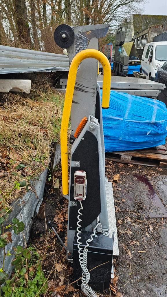 Rolstoellift elektrisch hydraulisch voor bestelbus / rolstoe, Auto-onderdelen, Overige Auto-onderdelen, Ophalen of Verzenden