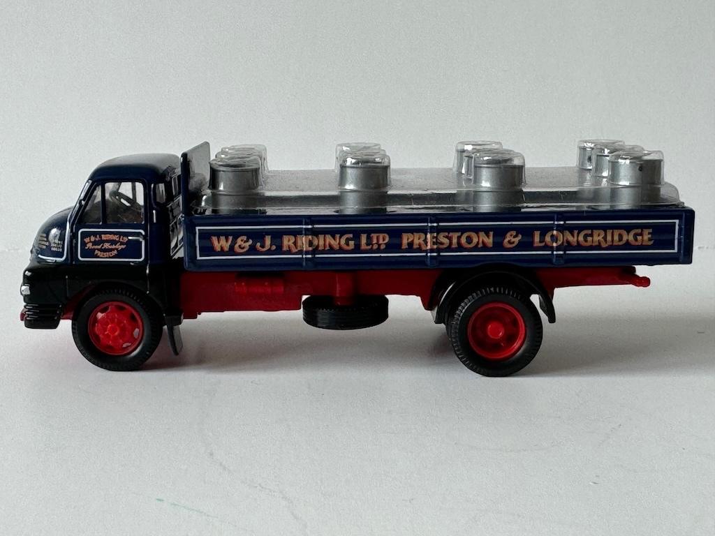Corgi: Bedford S type "W&J Riding Ltd Preston & Longride", Ophalen of Verzenden, Zo goed als nieuw, Bus of Vrachtwagen, Corgi
