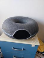 Leuke katten donut nr 648, Dieren en Toebehoren, Kattenmanden, Ophalen of Verzenden, Zo goed als nieuw, Vilt