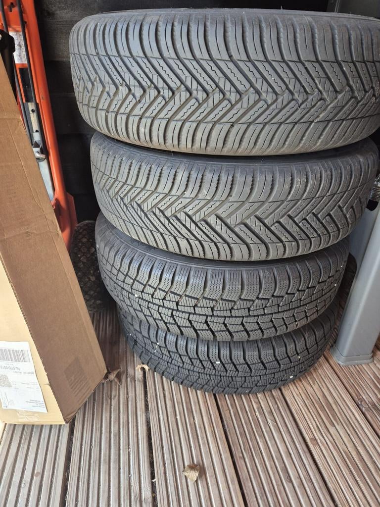 4x 175/65/R14 Banden (Viking & Hankook) met VW wieldoppen, Auto-onderdelen, Banden en Velgen, Ophalen, Gebruikt