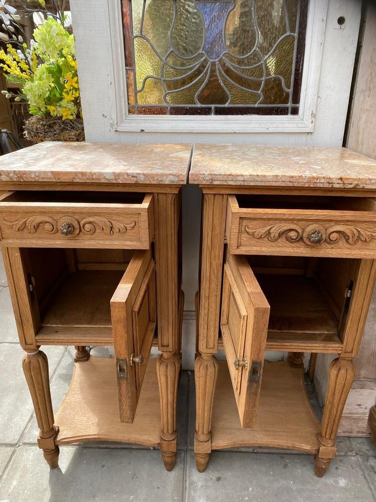 Twee Frans eiken kastjes nachtkastjes, Ophalen, Gebruikt, Minder dan 45 cm