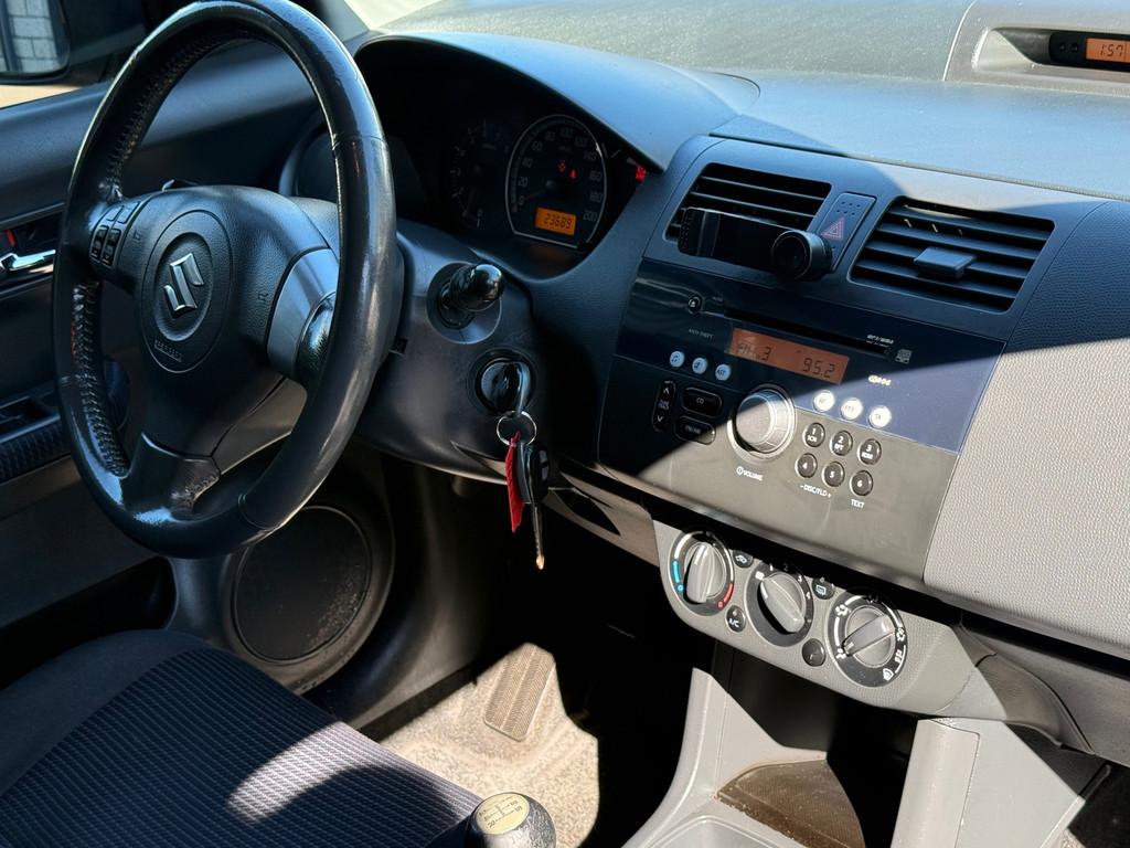 Suzuki Swift Gereserveerd!, Auto's, Voorwielaandrijving, Stof, 400 kg, Swift