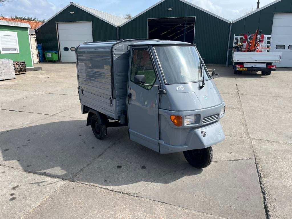 Piaggio Ape foodtruck/Reclame object te huur – events, Ophalen