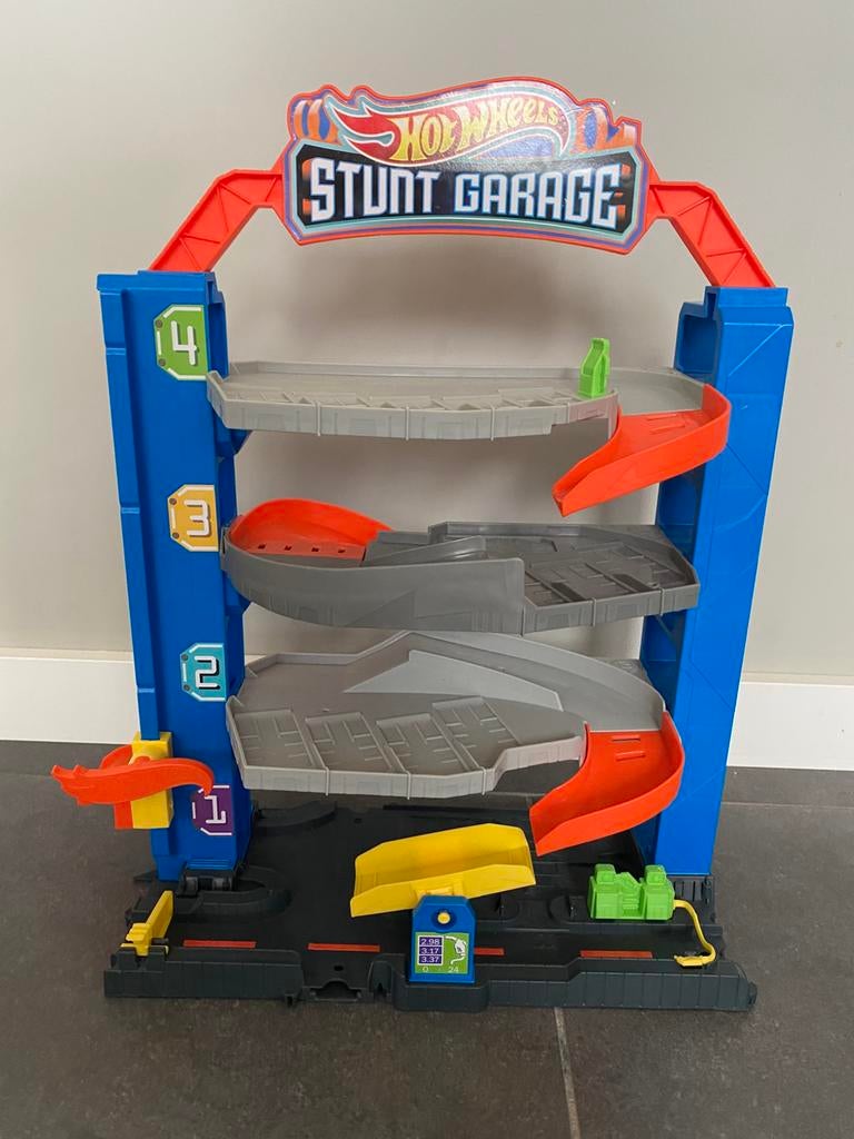 Hotweele stunt garage, Kinderen en Baby's, Speelgoed | Racebanen, Ophalen of Verzenden, Zo goed als nieuw, Handmatig, Overige merken