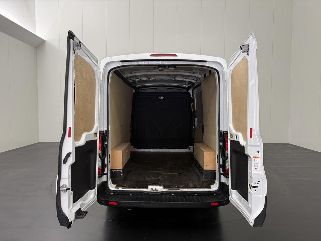 Ford Transit 2.0TDCi 130PK L2H2 | Multimedia | Airco | Cruis, Stof, Gebruikt, Zwart, 2000 kg