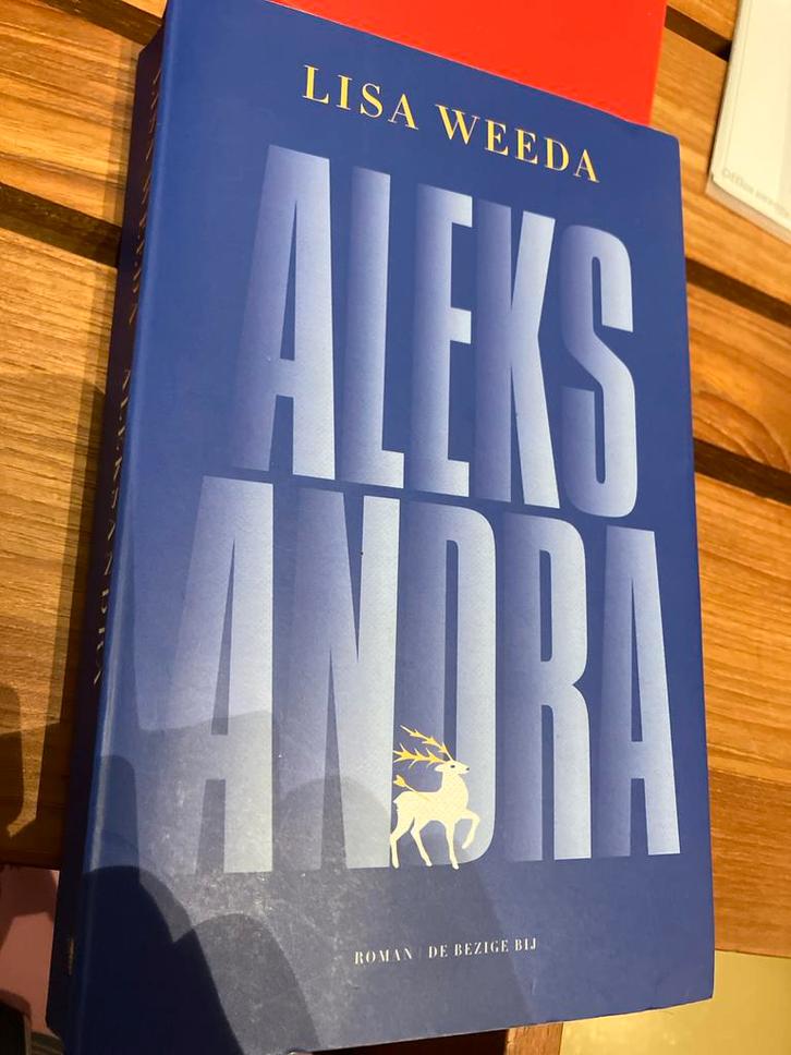 Aleksandra - Lisa Weeda (Roman), Boeken, Romans, Zo goed als nieuw, Nederland, Ophalen of Verzenden