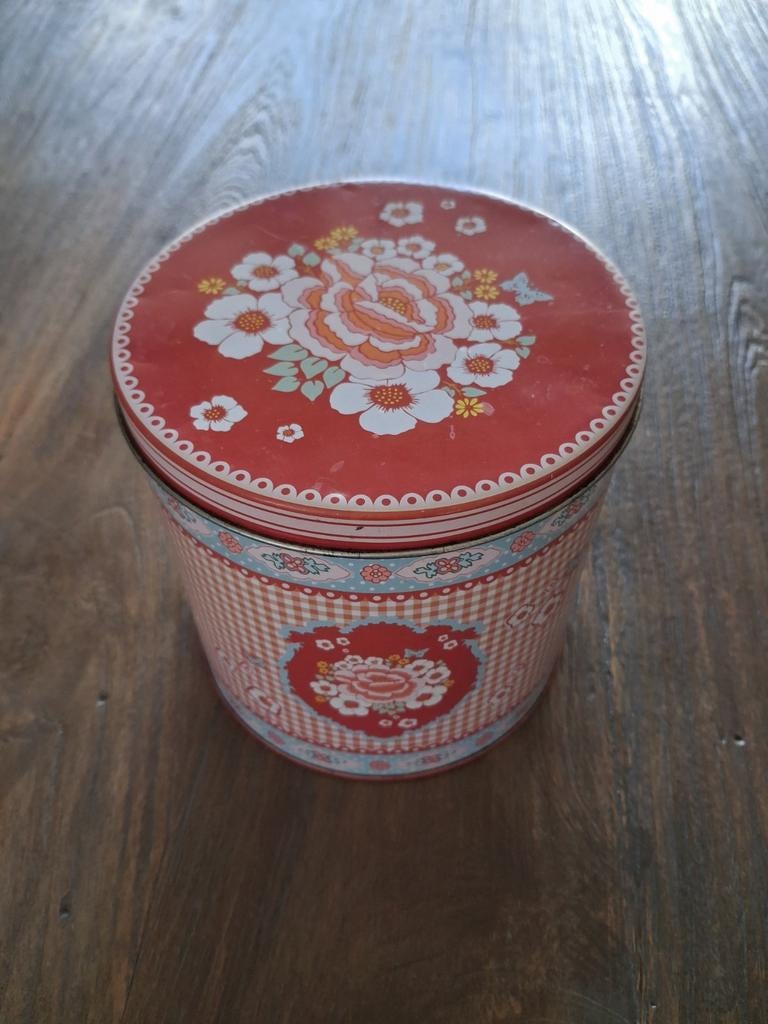 Blik en 4 eierdopjes Room Seven Servies, Huis en Inrichting, Keuken | Servies, Ophalen, Gebruikt, Overige typen, Overige stijlen