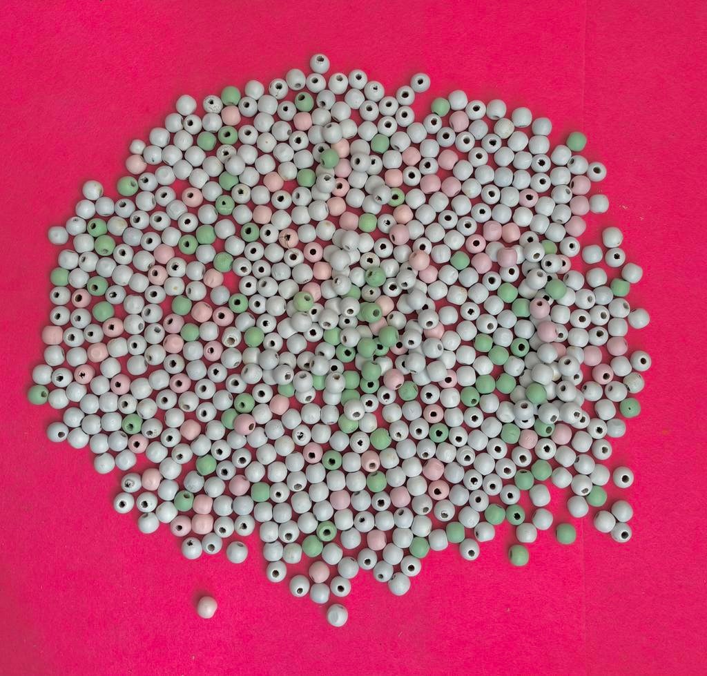 Partij set houten kralen wit roze mint 1 cm, Hobby en Vrije tijd, Kralen en Sieraden maken, Ophalen of Verzenden, Zo goed als nieuw