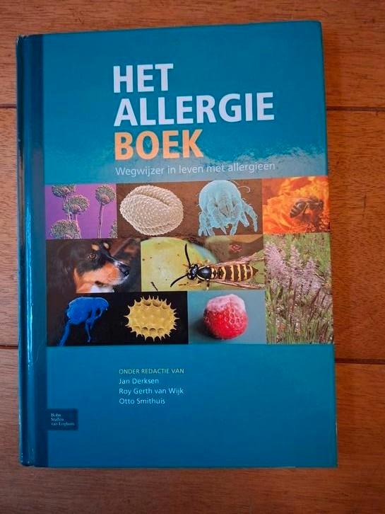 Het Allergie Boek - Wegwijzer in leven met allergieën, Boeken, Gezondheid, Dieet en Voeding, Gelezen, Ziekte en Allergie, Ophalen of Verzenden