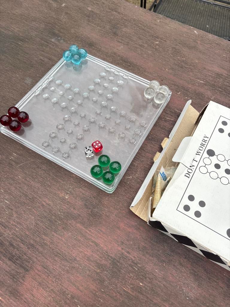 Glazen Mens Erger Je Niet spel in doos, Drie of vier spelers, Ophalen of Verzenden, Gebruikt