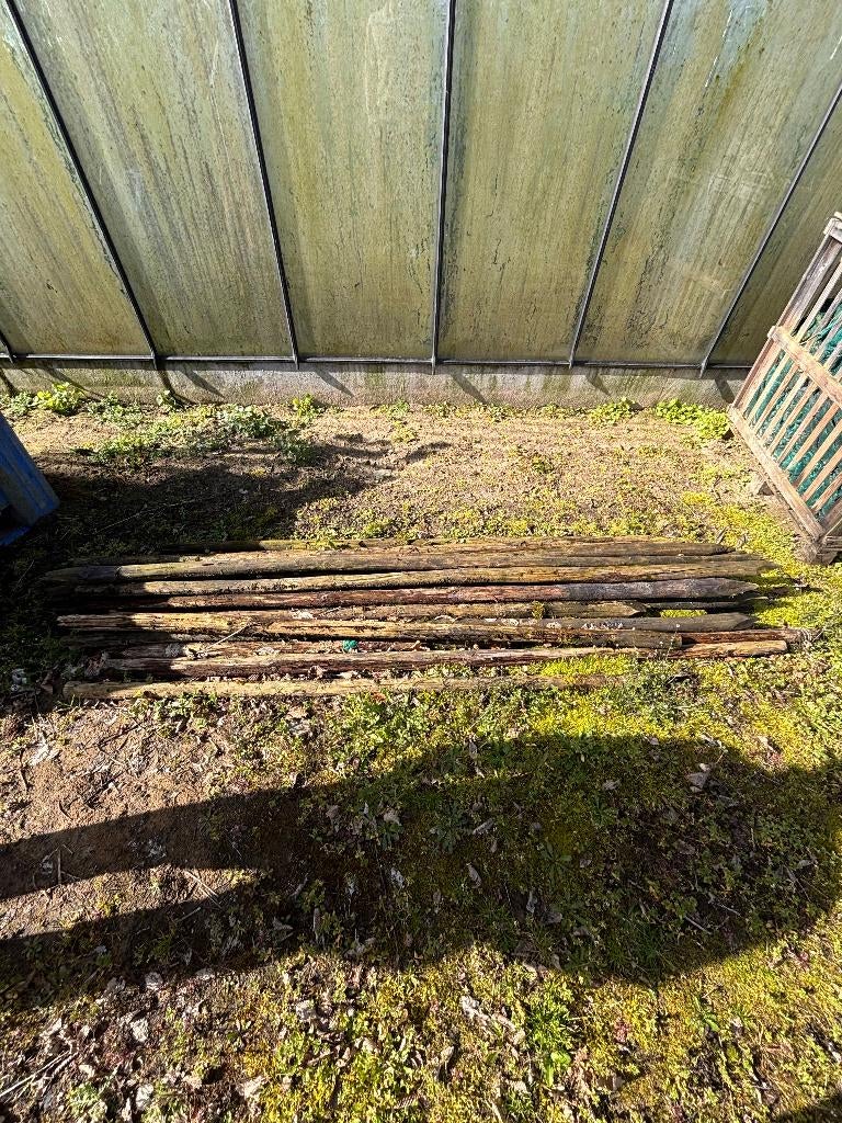 Gecreosoteerd houten (schutting) palen, Tuin en Terras, Palen, Balken en Planken, Ophalen, Gebruikt, 180 tot 250 cm, Palen