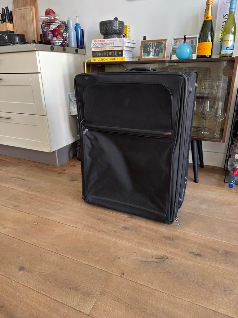 Tumi Grote Zwarte Koffer, Ophalen, 40 tot 60 cm, Gebruikt, 20 tot 30 cm