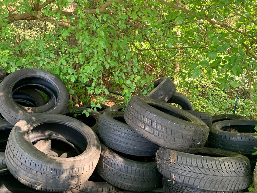 Gratis autobanden, Ophalen of Verzenden, Zo goed als nieuw