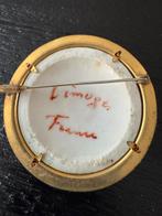 Vintage Limoges Broche - Handgeschilderd Dorpsgezicht, Sieraden, Tassen en Uiterlijk, Antieke sieraden, Verzenden, Overige materialen