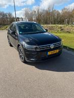VW Tiguan JOIN 2018 Zwart | Pano | Trekhaak | ACC | 150 PK, Voorwielaandrijving, 1800 kg, Zwart, 4 cilinders