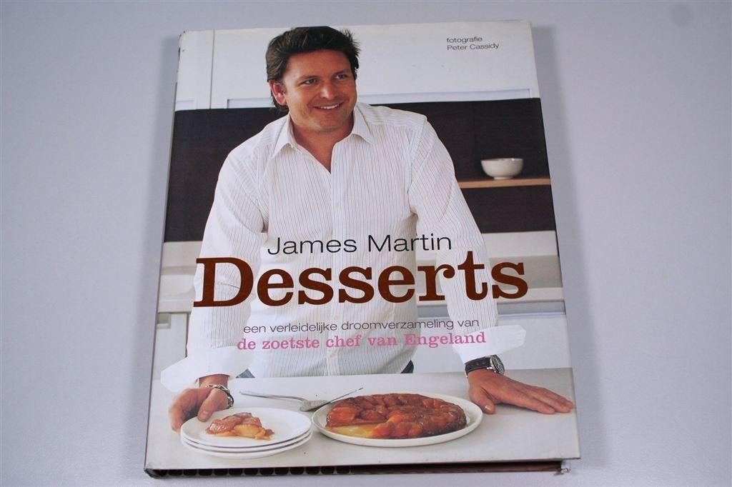 Desserts James Martin — Zoetste Recepten, Boeken, Kookboeken, Ophalen of Verzenden, Zo goed als nieuw, Italië