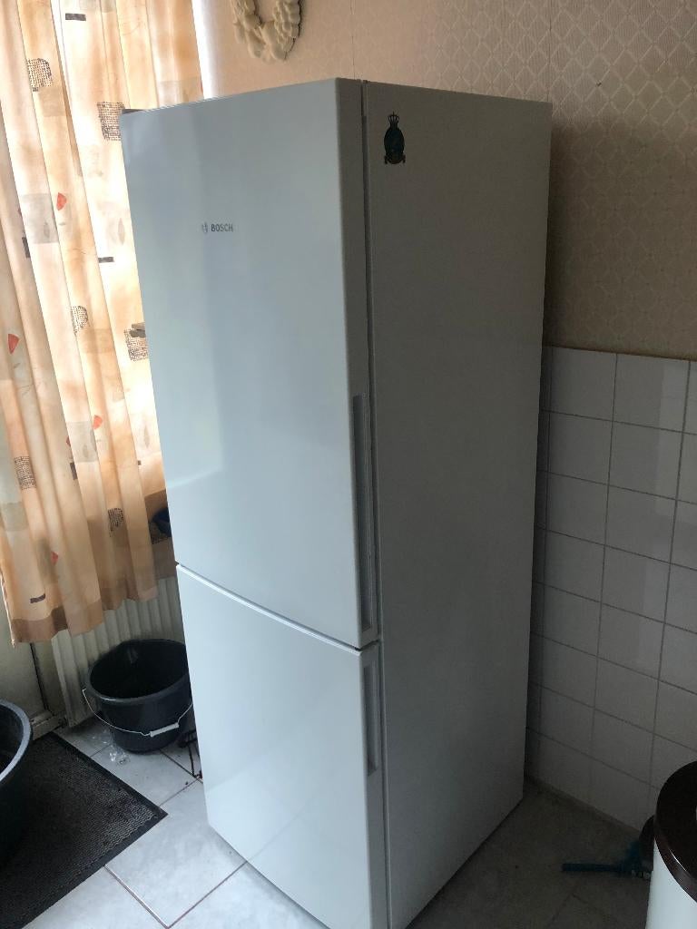 BOSCH KOELKAST / VRIEZER 100% GOEDE STAAT !!, Witgoed en Apparatuur, Koelkasten en IJskasten, Ophalen, 200 liter of meer, Met aparte vriezer