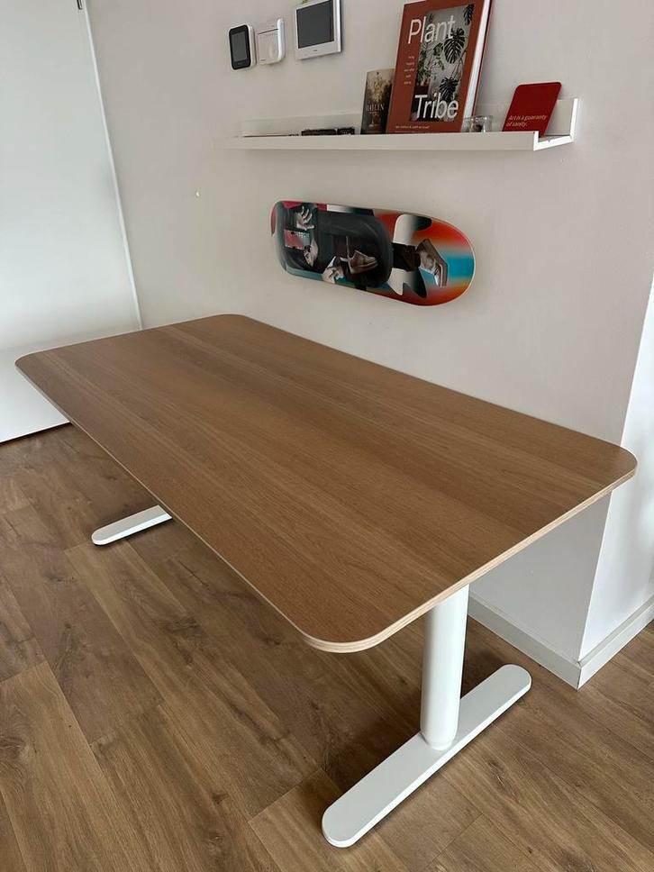 IKEA BEKANT Electric desk, Huis en Inrichting, Bureaus, Gebruikt, Bureau, Elektrisch, Ophalen