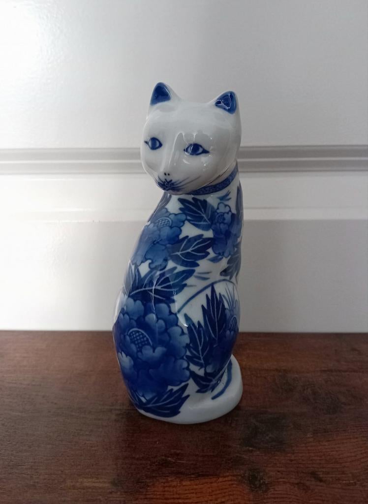 Vintage Chinees Porseleinen Kat - Blauw witte bloemen, Verzamelen, Beelden en Beeldjes, Ophalen of Verzenden