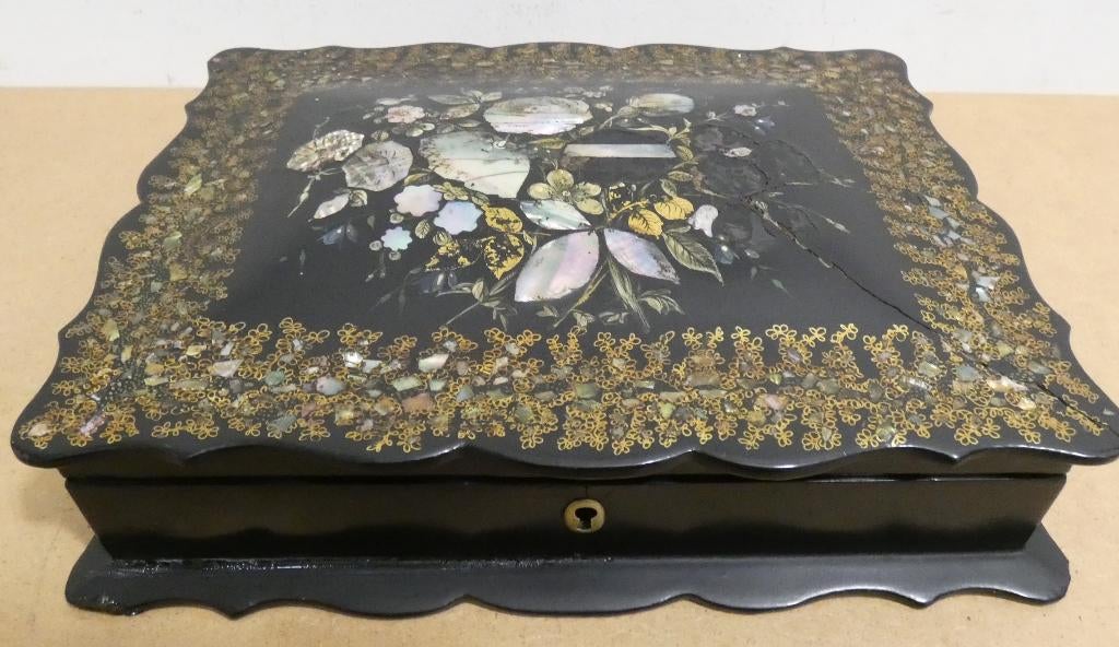 Japanse of Chinese lakdoos met 4 kleine doosjes [1015], Antiek en Kunst, Antiek | Woonaccessoires, Ophalen