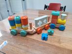 Houten vormentrein locomotief en 2 wagons, Ophalen of Verzenden, Zo goed als nieuw, Rij- of Hobbelspeelgoed