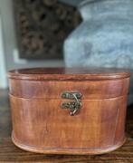 Ovale (hoeden) doos sober sleets landelijk imperfect, Antiek en Kunst, Ophalen of Verzenden