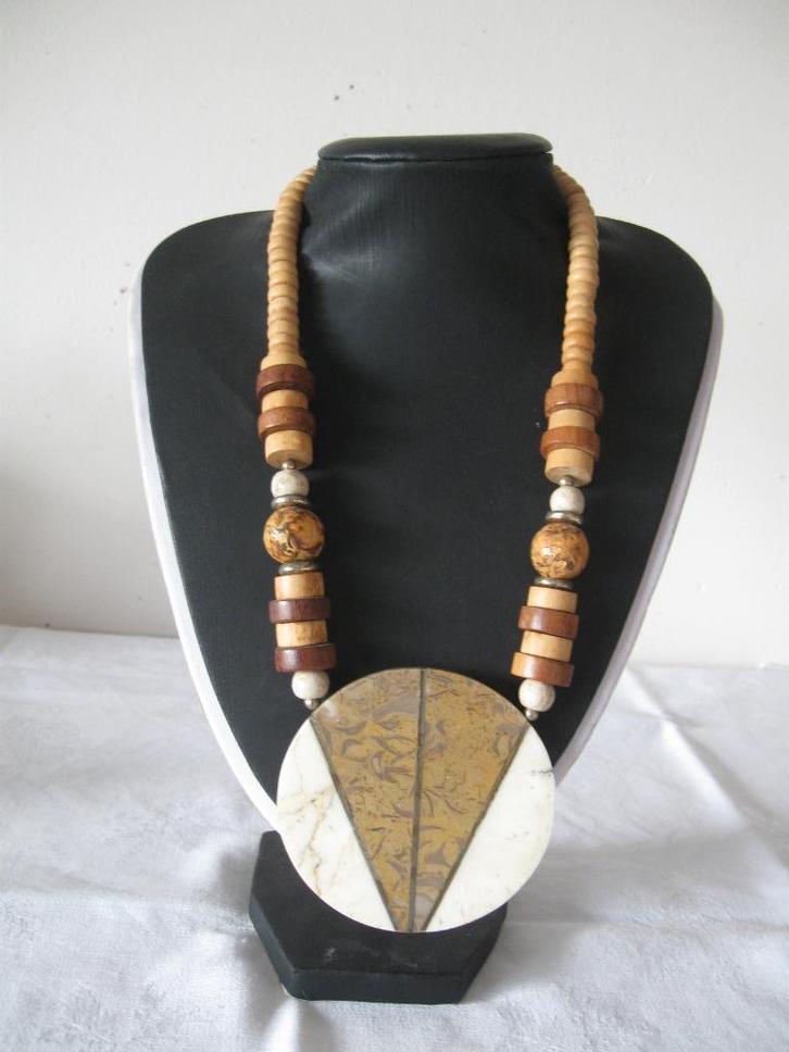Houten ketting met grote hanger apart bijzonder goede staat, Sieraden, Tassen en Uiterlijk, Kettingen, Zo goed als nieuw, Overige materialen