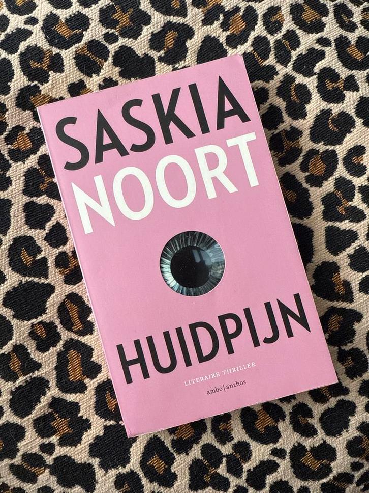 BOEK : Huidpijn - Saskia Noort, Boeken, Thrillers, Gelezen, Nederland, Ophalen of Verzenden