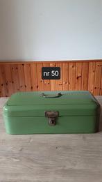 EMAILLE RESEDA GROENE BROODTROMMEL MET GOUDEN BIES., Antiek en Kunst, Ophalen of Verzenden