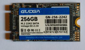 M.2 NGFF 2242 256GB SATA SSD Met 2,5 Inch M.2 Adapter Nieuw! beschikbaar voor biedingen