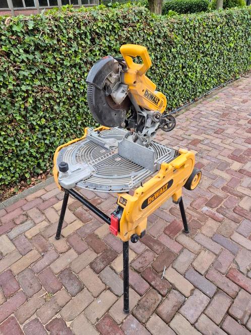 DeWalt combinatiezaag D27107 (zaagtafel en afkortzaag in 1), Doe-het-zelf en Verbouw, Gereedschap | Zaagmachines, Gebruikt, Afkortzaag