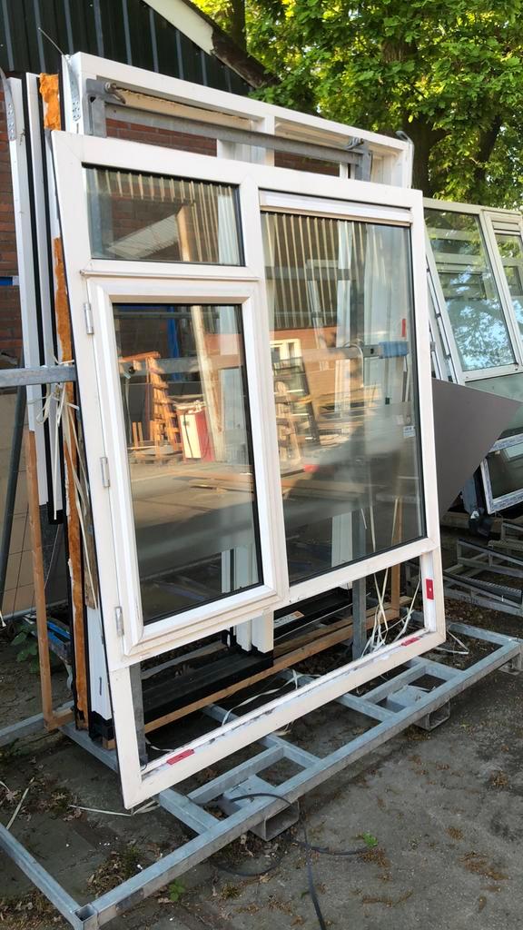 Raamkozijn, Doe-het-zelf en Verbouw, Kozijnen en Schuifpuien, Zo goed als nieuw, Raamkozijn, Kunststof, 75 tot 150 cm, Ophalen