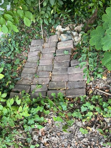 Gebruikte Bakstenen voor Tuinpad beschikbaar voor biedingen