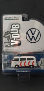 Volkswagen Type 2 (T2b) "Rijkspolitie" Greenlight 1:64, Hobby en Vrije tijd, Christian@diecastcompany.nl, The Diecast Company