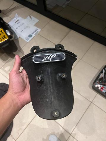 Piaggio Zip Achterspatbord + Lampen beschikbaar voor biedingen
