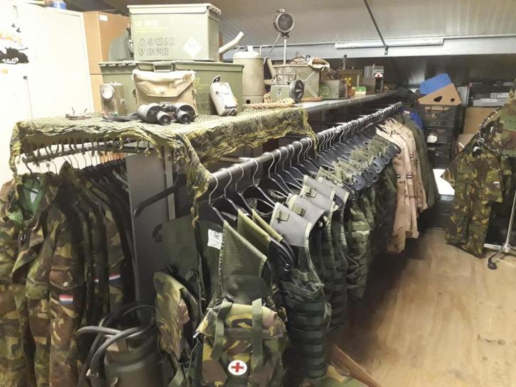 Leger spullen kleding, kisten, uitrusting en meer, Verzamelen, Militaria | Algemeen, Landmacht, Overige typen, Nederland, Ophalen of Verzenden