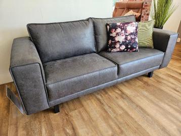 OP=OP Opruiming showroommodel 2 zits bank nu €795,- beschikbaar voor biedingen