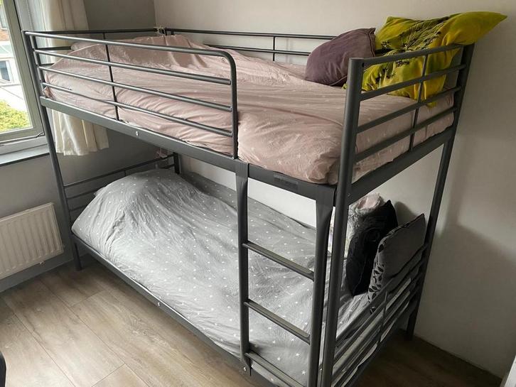 IKEA Stapelbed incl. Matrassen (90x196) - Zo Goed Als Nieuw, Huis en Inrichting, Slaapkamer | Stapelbedden en Hoogslapers, Zo goed als nieuw