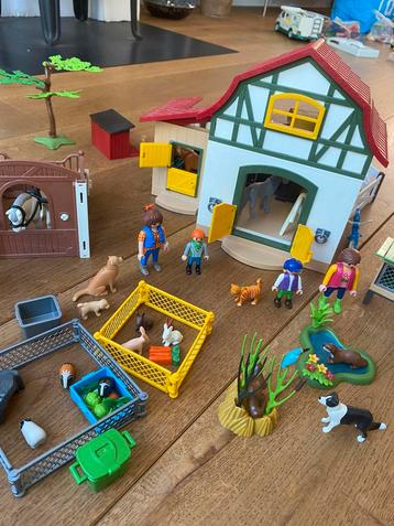Playmobil boerderij / paardenstal + extra’s beschikbaar voor biedingen