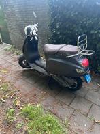 2 scooters, Fietsen en Brommers, Snorfietsen en Snorscooters, Ophalen, Zo goed als nieuw, Overige merken