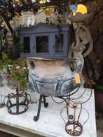 Vintage stenen grote bak met oren op ijzeren standaard, Ophalen of Verzenden