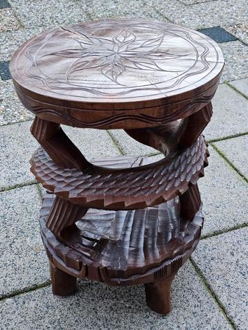 Massief houten drakentafel philipijnen China Indonesië  beschikbaar voor biedingen