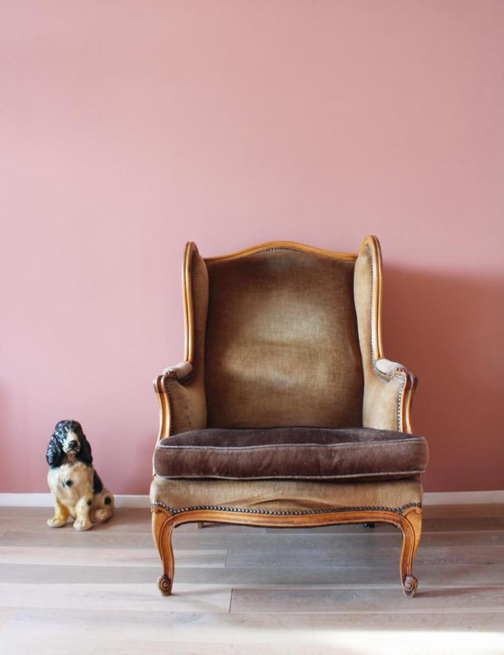 Bruine vintage Barok fauteuil. Houte Queen Ann stoel, velvet, Antiek en Kunst, Antiek | Meubels | Stoelen en Banken, Ophalen