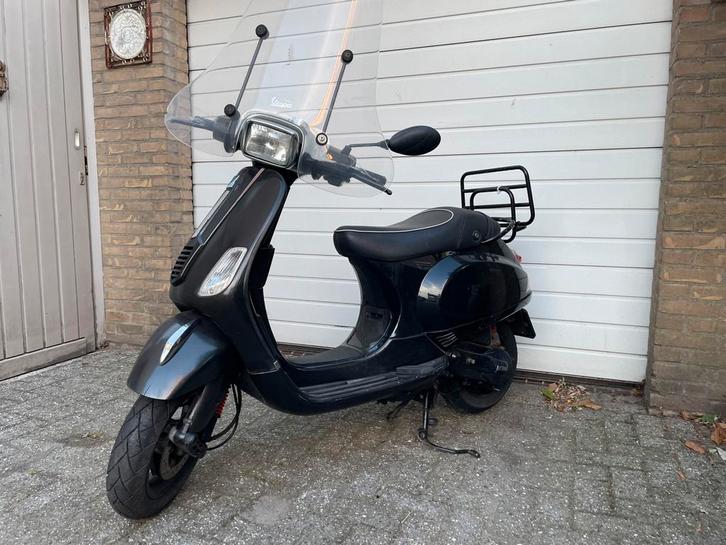 Piaggio Vespa S 2010 zwart snor 2 takt, Fietsen en Brommers, Scooters | Vespa, Gebruikt, Vespa S, Maximaal 25 km/u, Tweetakt, Ophalen