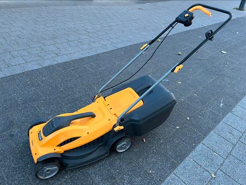Stiga Collector 42 E  E 380  bouwjaar 12/2018, Tuin en Terras, Grasmaaiers, Zo goed als nieuw, Elektrische grasmaaier, 30 t/m 39 cm