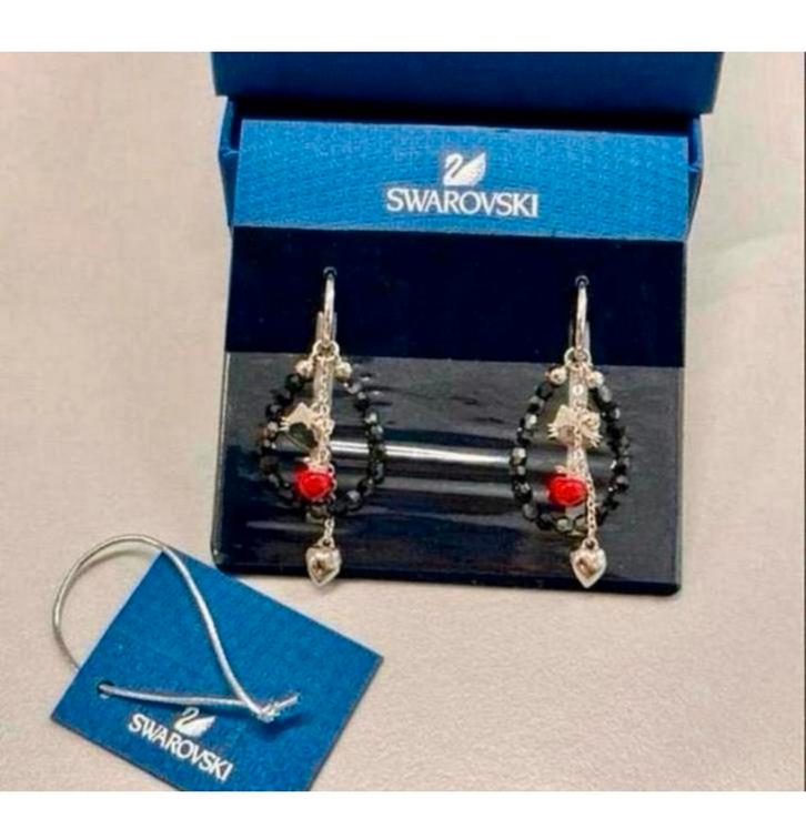 Swarovski Hello Kitty Glamour oorbellen kristal kraal NIEUW, Verzamelen, Swarovski, Nieuw, Sieraad of Horloge, Ophalen of Verzenden