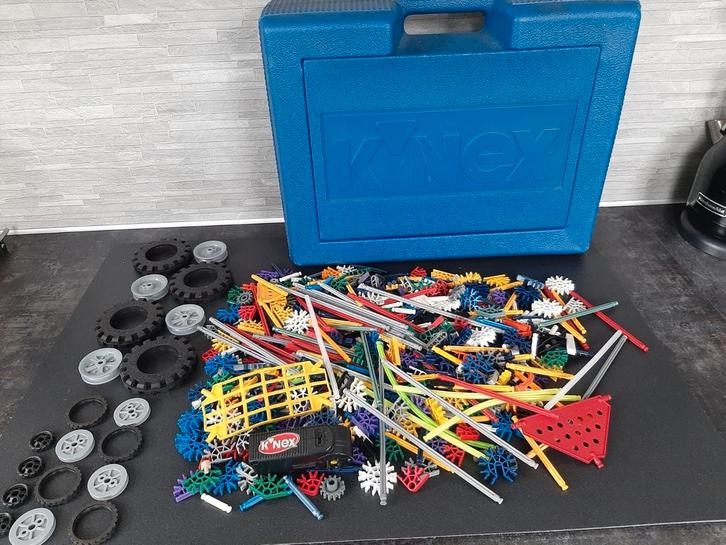 K'nex bouwstenen ruim 700 onderdelen+motor+grote K'NEX bak, Kinderen en Baby's, Speelgoed | Bouwstenen, Gebruikt, K'nex, Ophalen of Verzenden