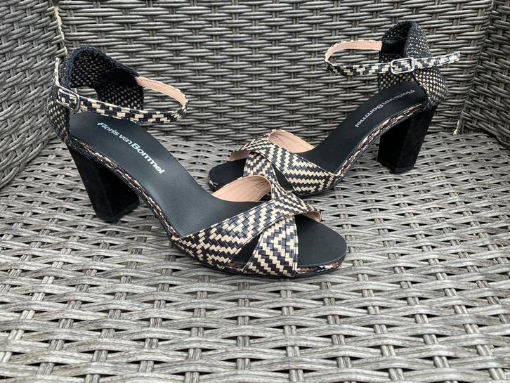 Nieuwe mooie Floris van Bommel open schoenen (Maat 39,5), Kleding | Dames, Schoenen, Nieuw, Schoenen met hoge hakken, Zwart, Verzenden